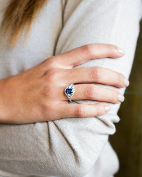White Gold Ring with Diamonds and Sapphire